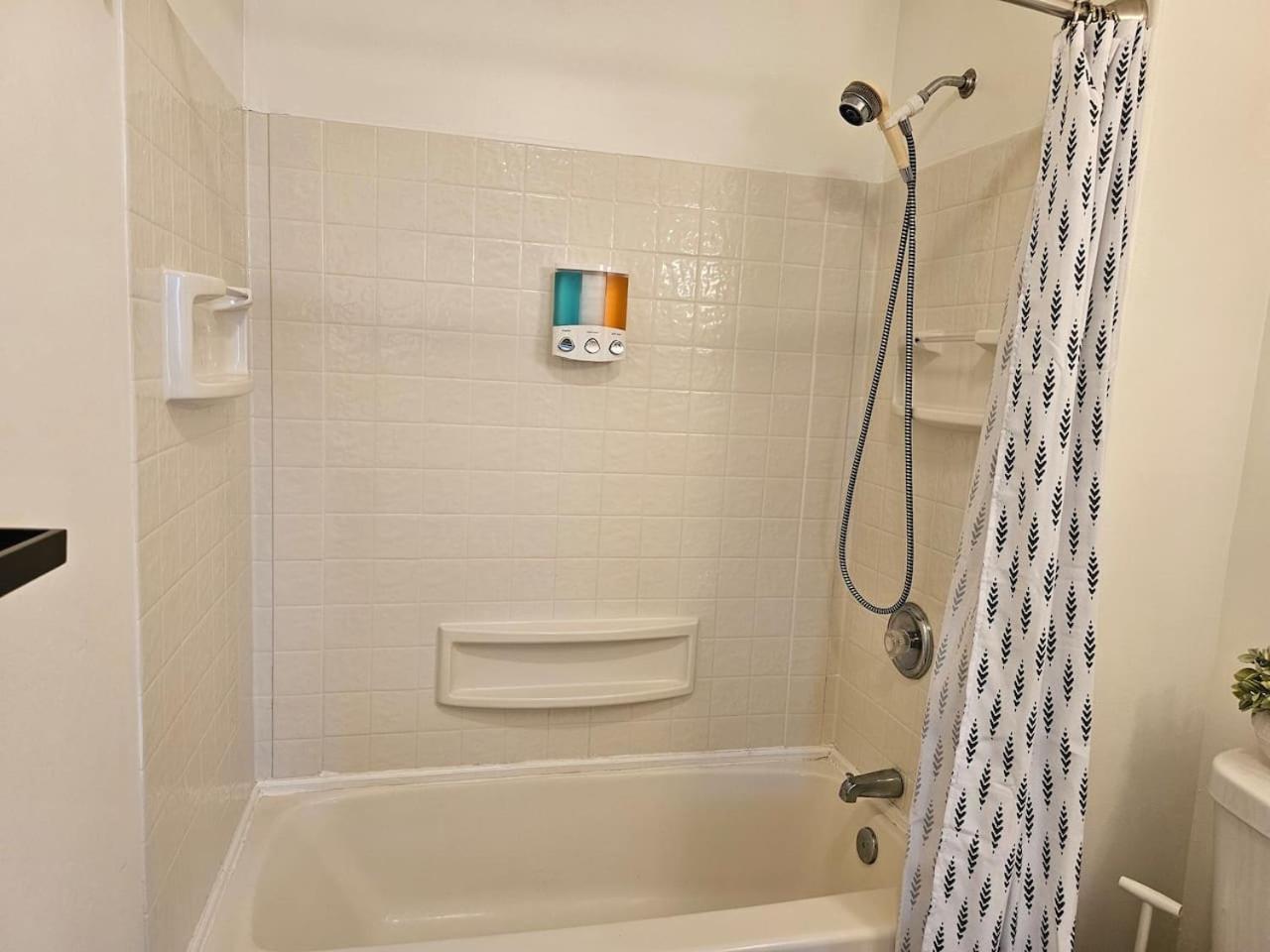 Do With Ac Awesome Waterfront Marina Holiday home *