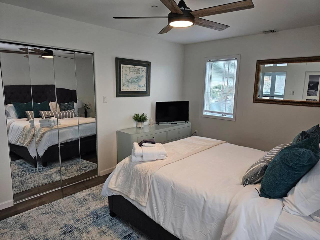 Do With Ac Awesome Waterfront Marina Holiday home *