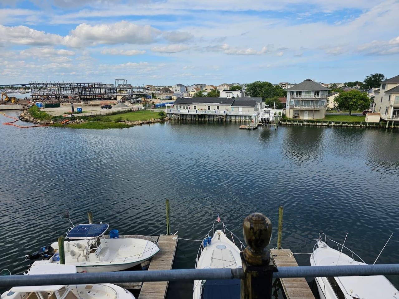 Do With Ac Awesome Waterfront Marina Holiday home