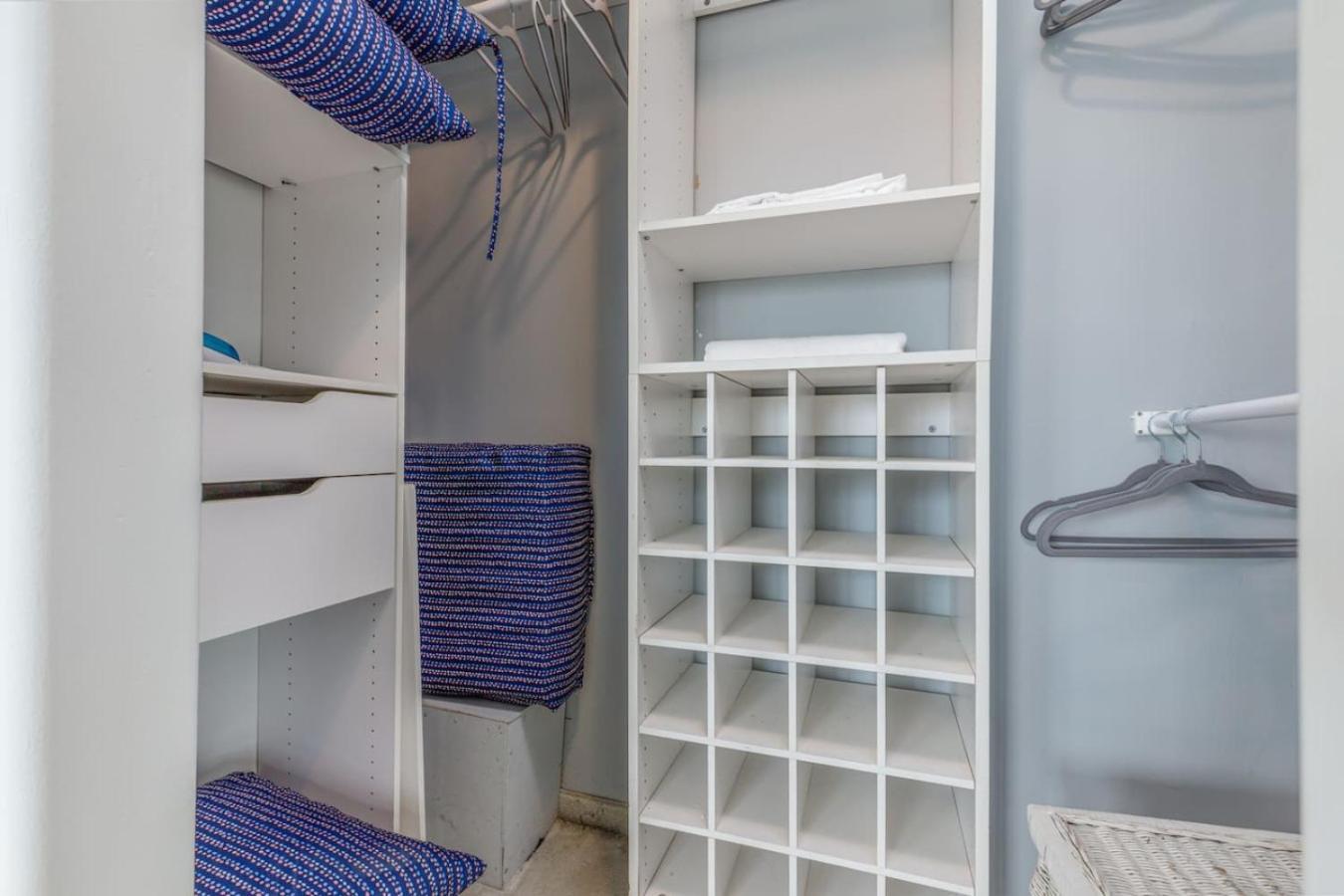 Do With Ac Awesome Waterfront Marina Holiday home *