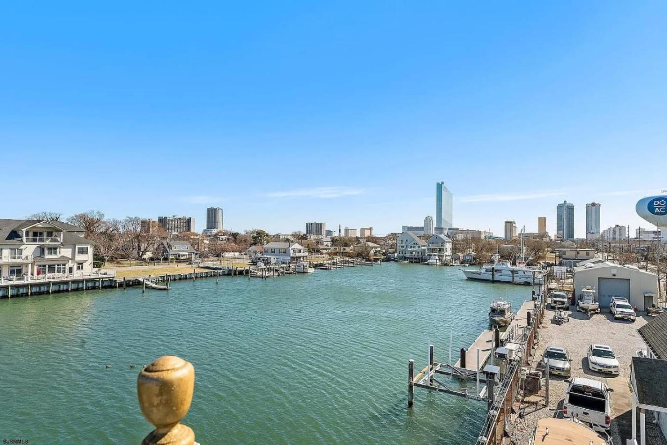 Do With Ac Awesome Waterfront Marina Holiday home